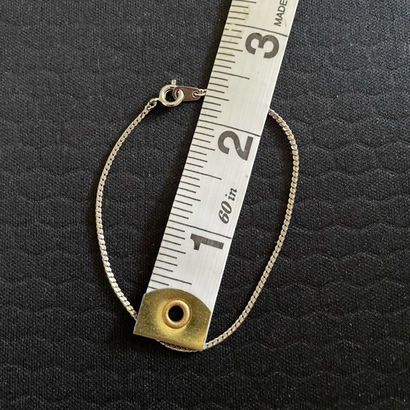 Vintage thin bracelet silver tone - Picture 4 of 4